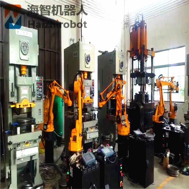 江門鶴山?jīng)_壓機械手連線驗收完成（沖床油壓機聯(lián)機）