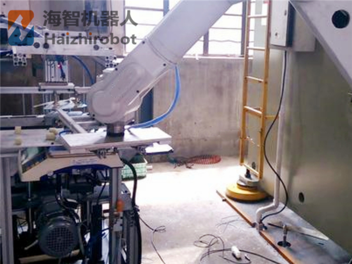 沖壓送料機械手生產(chǎn)線重要組成--自動上料機臺！